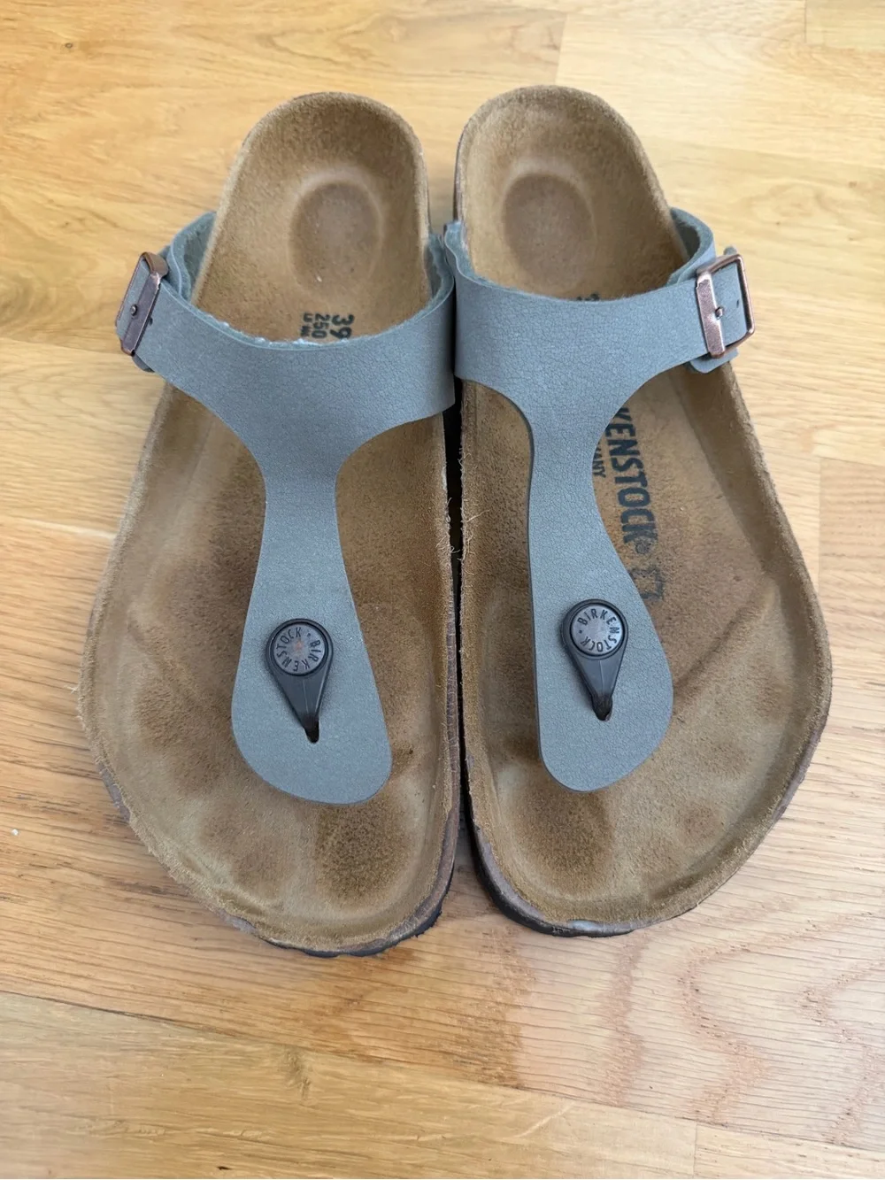 Birkenstock Gizeh Sandal - Size 39